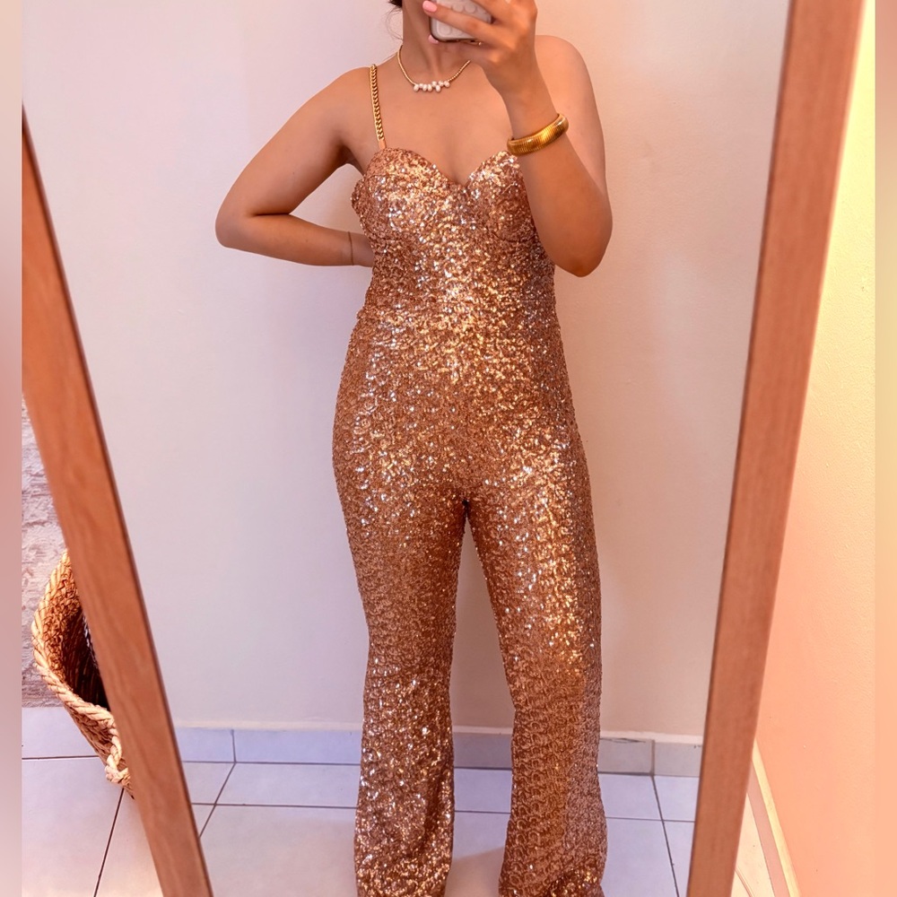 SEQUIN GOLD JUMPSUIT ✨🪩🎇
